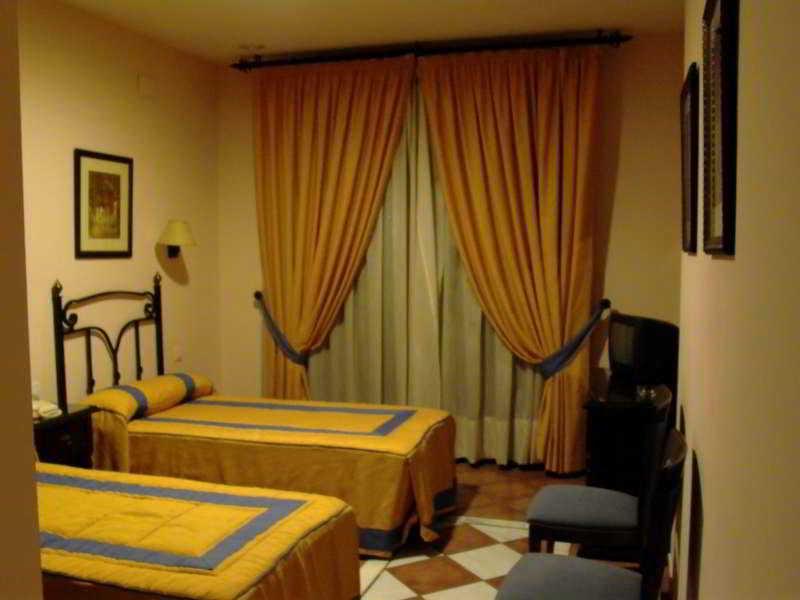Hotel Calderon เซเนส เด ลาเบกา ภายนอก รูปภาพ
